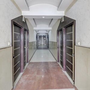 Hotel O Mukut Mahal